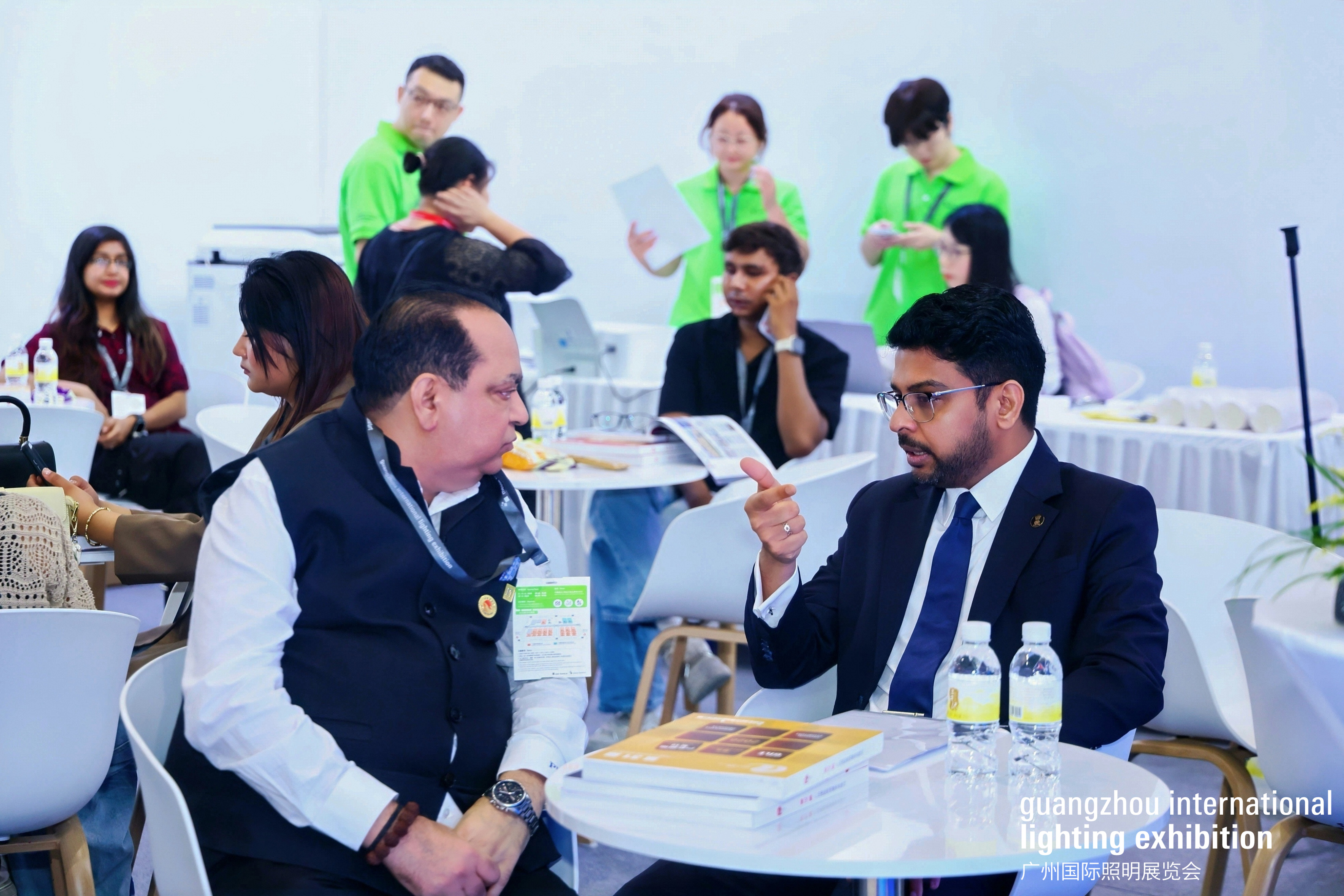 Businessinteraction01